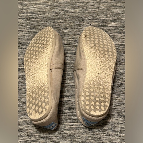 Toms Light Grey Slip Ons Size 6.5 Ladies - Picture 5 of 5